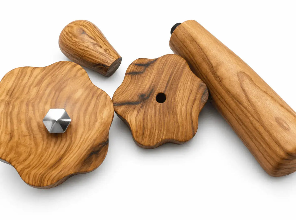 Profitec PRO 400 mit montiertem Holz-Set V2